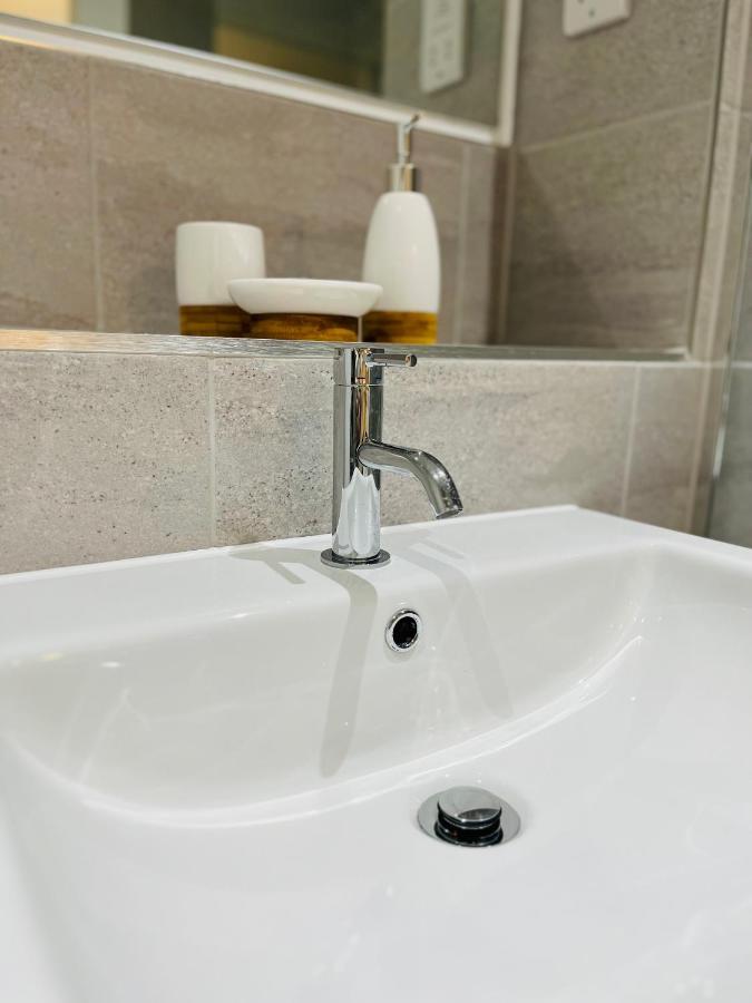Stylish Studio Apartment Near To Old Trafford Stadium Manchester Ngoại thất bức ảnh